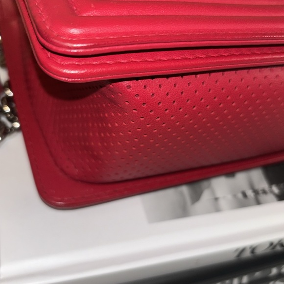 EUC RED Chanel BOY BAG! - Picture 10 of 13